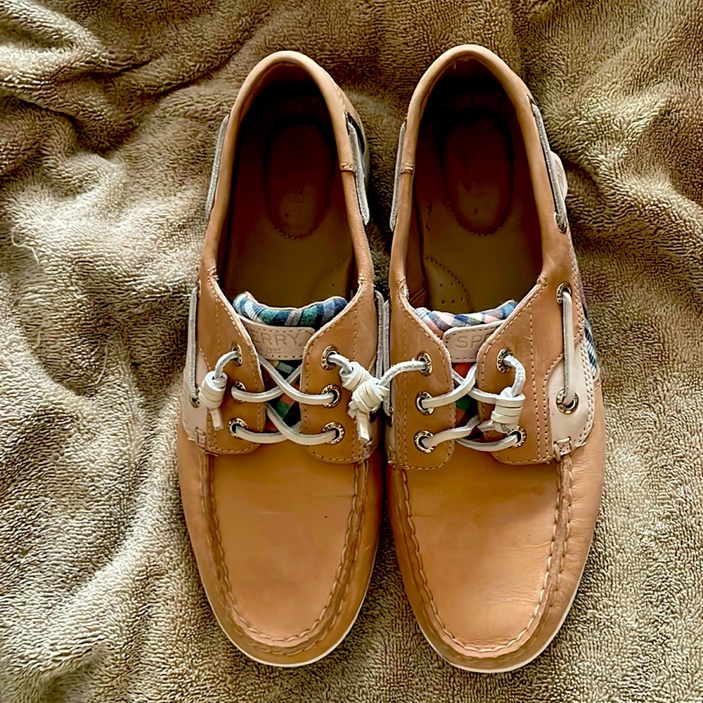 Sperry boat shoes size 8.5
